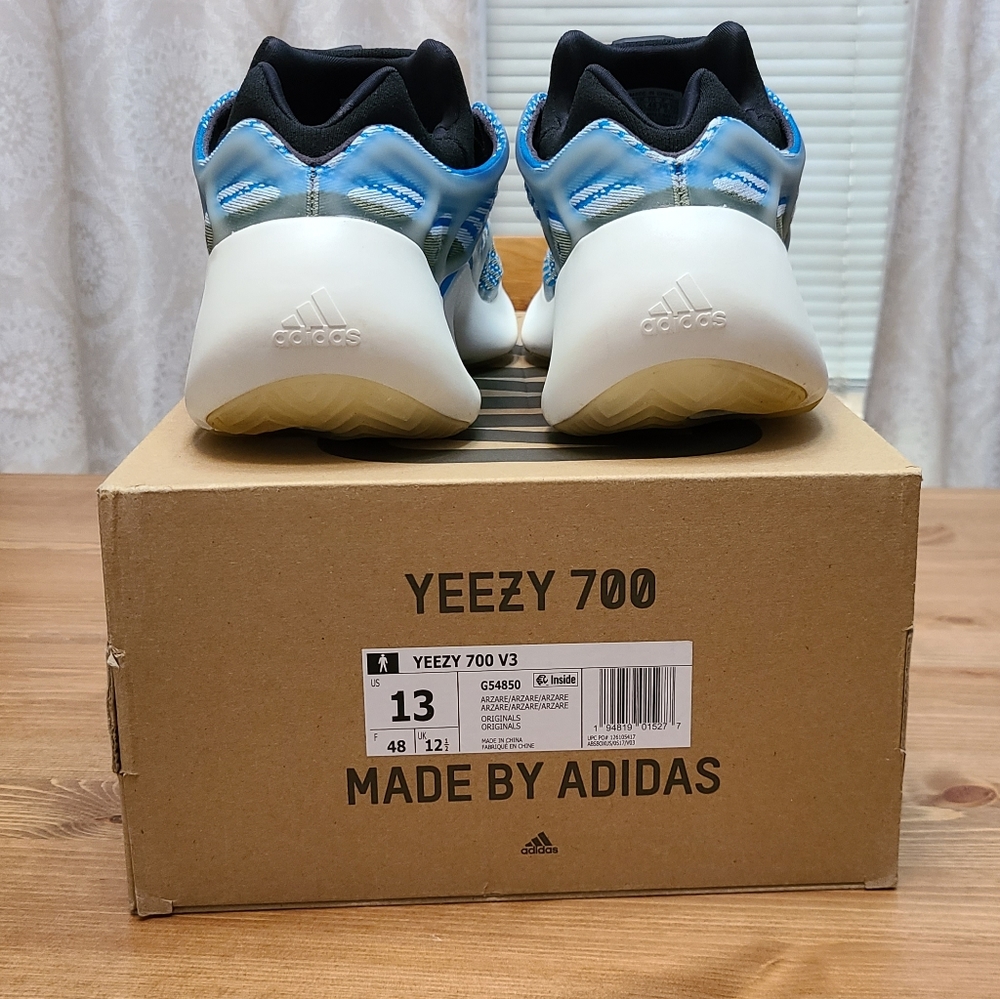 Yeezy 700 V3 'Arzareth' - Picture 4 of 5